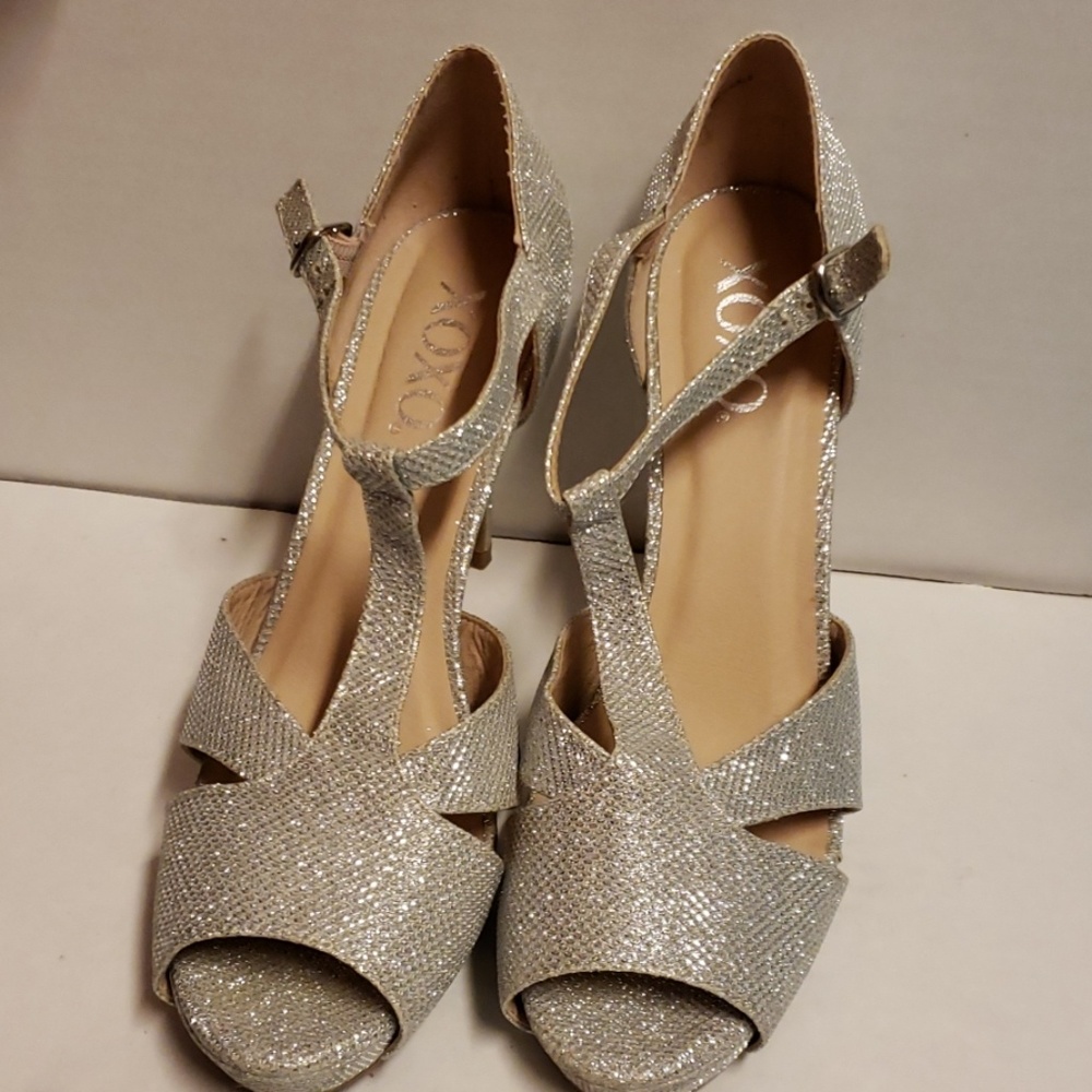 XOXO dress shoes - Picture 2 of 8
